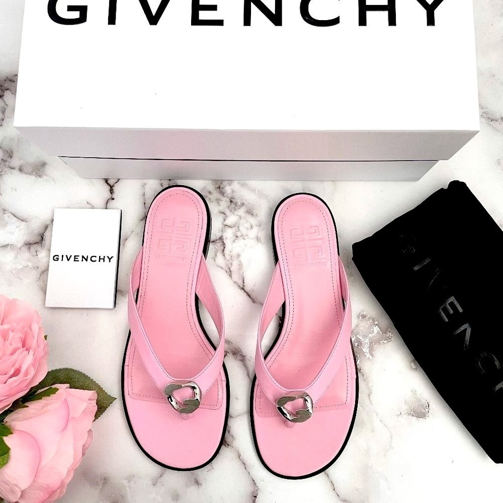 🆕 Authentic Givenchy Pink G Chain Buckle Sandals (SZ 37)